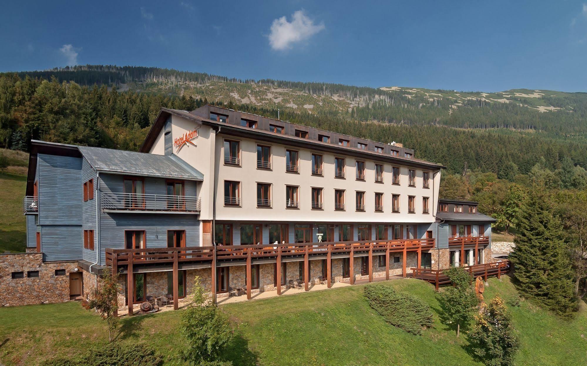 Hotel Adam Špindlerŭv Mlýn Екстериор снимка