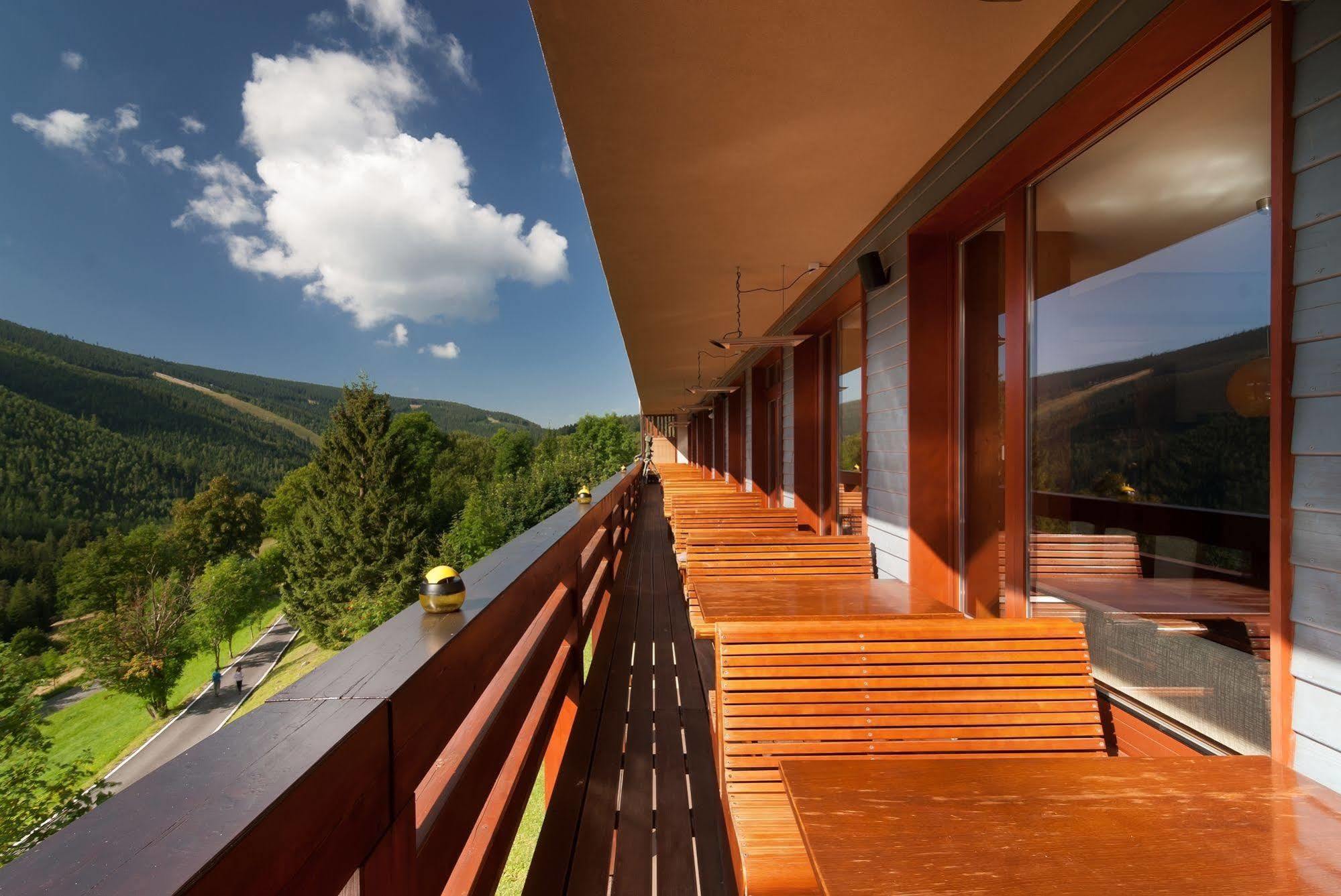 Hotel Adam Špindlerŭv Mlýn Екстериор снимка