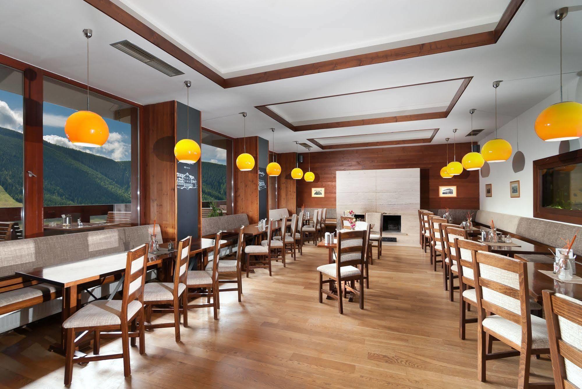 Hotel Adam Špindlerŭv Mlýn Екстериор снимка