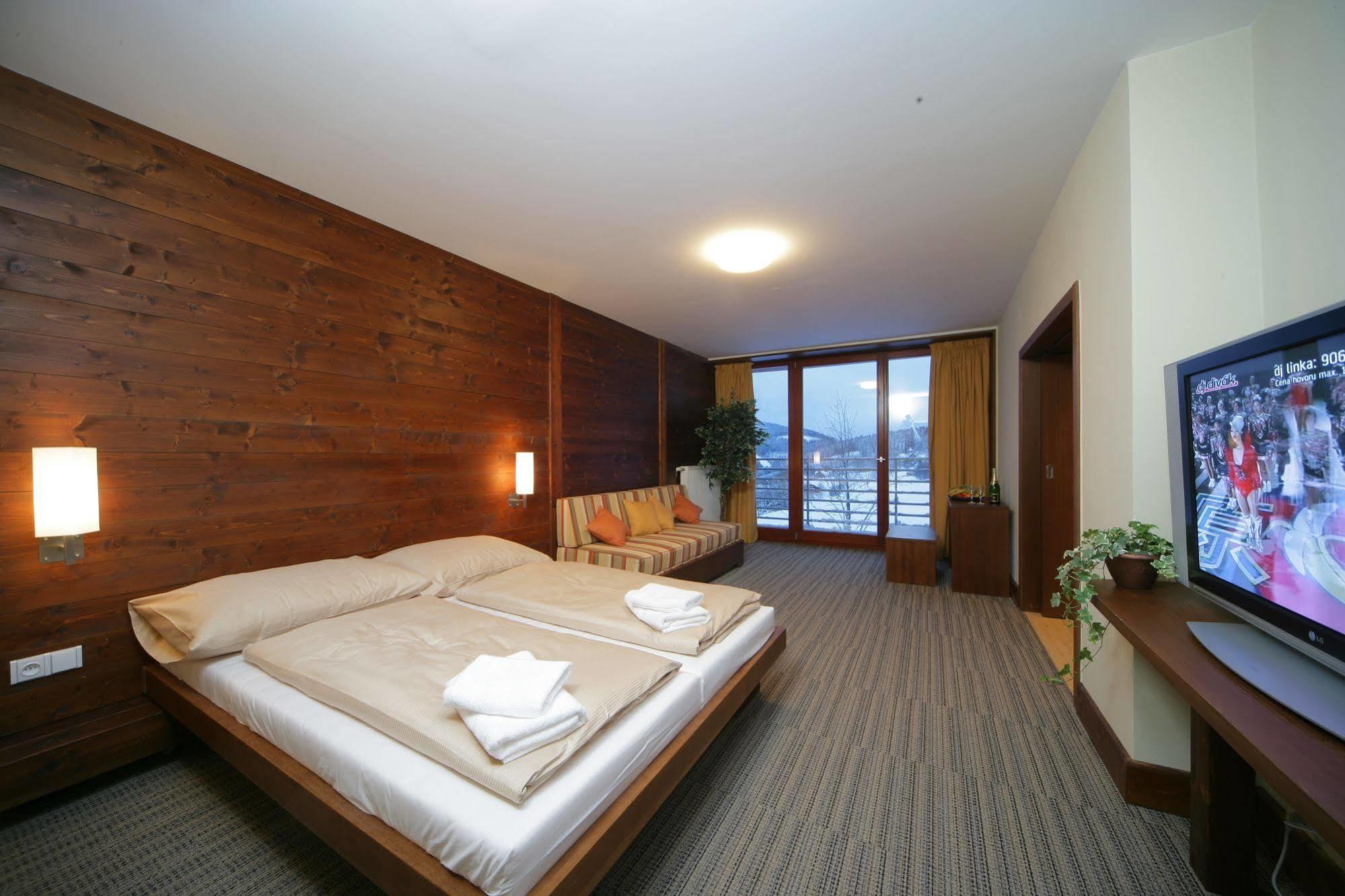 Hotel Adam Špindlerŭv Mlýn Екстериор снимка