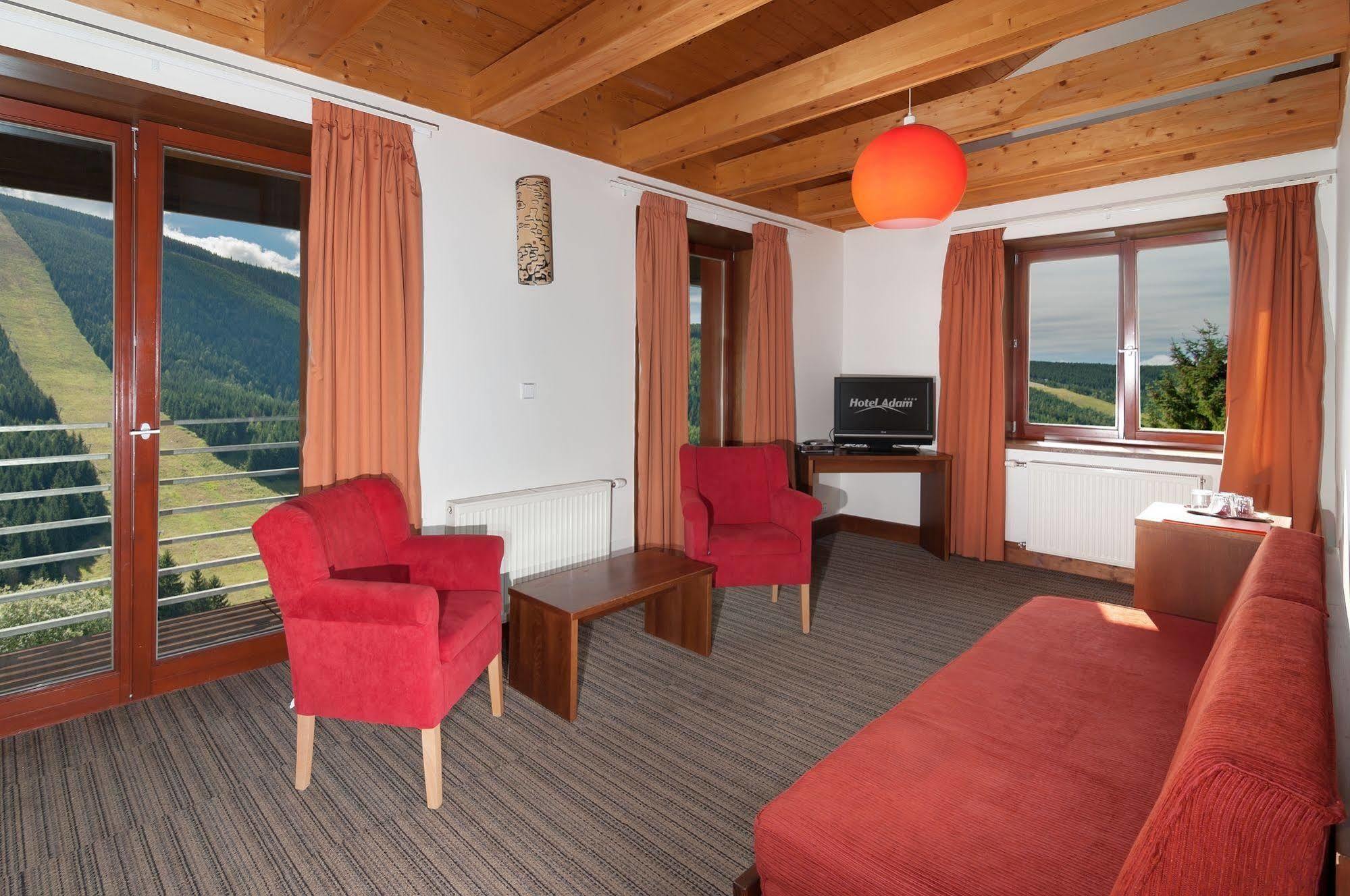 Hotel Adam Špindlerŭv Mlýn Екстериор снимка